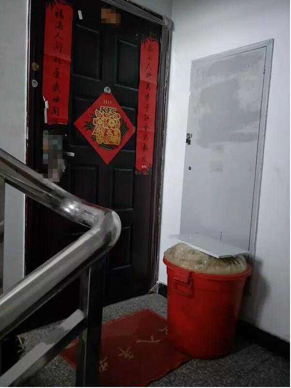 楼道里腌酸菜