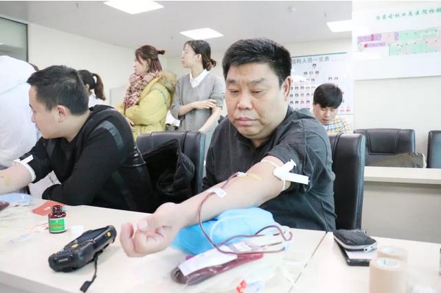 牙克石内蒙古林业总医院开展无偿献血活动