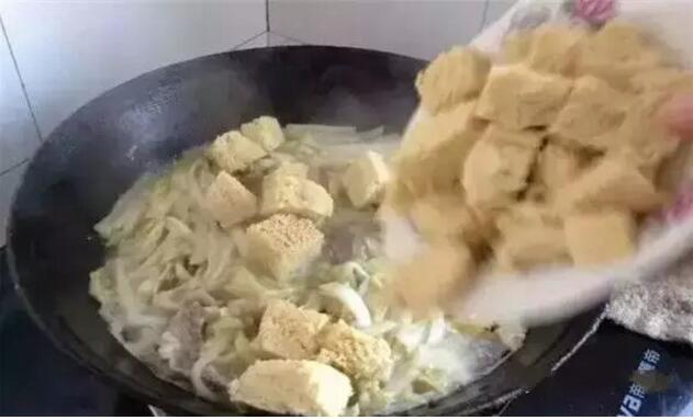 大兴安岭林区的白菜炖冻豆腐