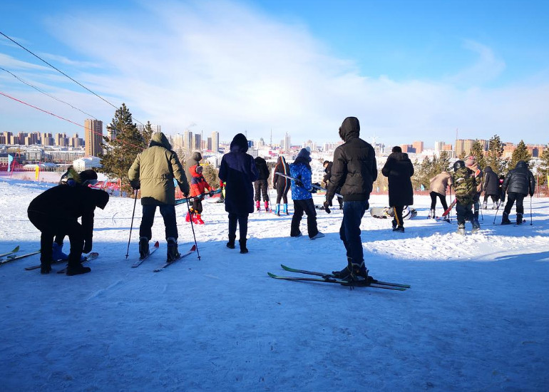 呼伦贝尔2020年春节旅游全攻略滑雪