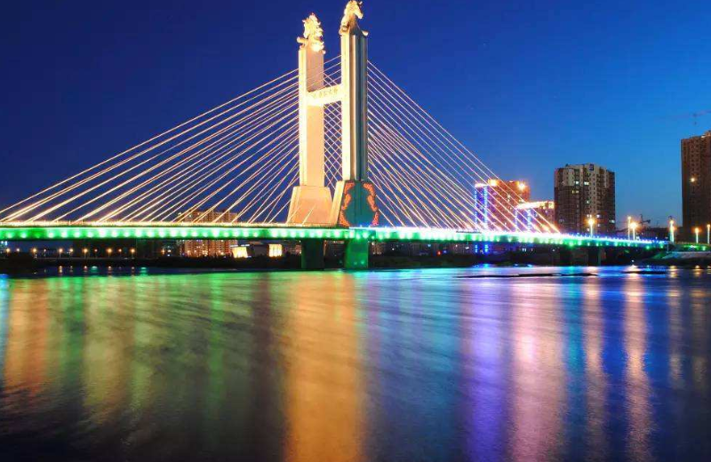 海拉尔市区哈萨尔大桥   