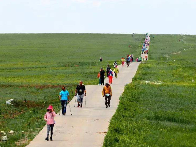 呼伦贝尔适合徒步旅行吗？几月份徒步旅行比较好？
