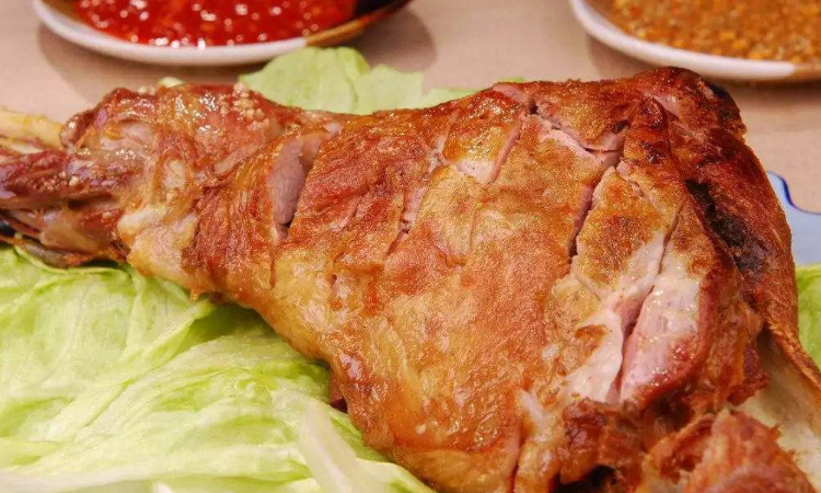 哪里能吃到烤全羊