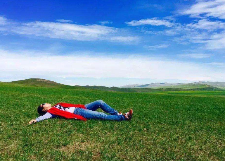 呼伦贝尔旅游两个人要花多少钱？