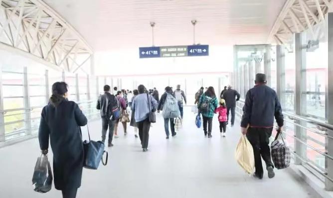 10月11日零时起，海拉尔火车站将实行第四季度列车运行图